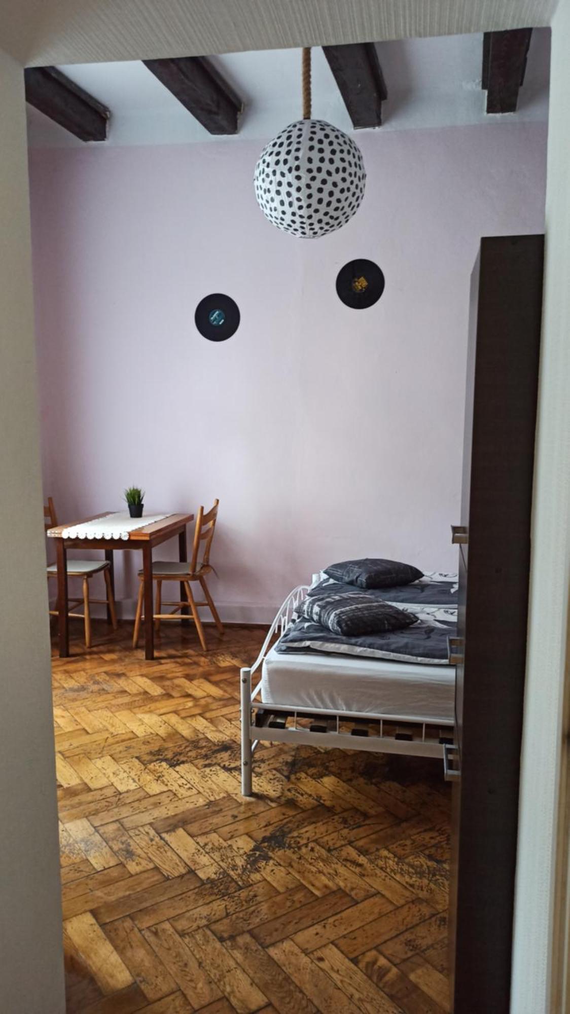 Willa Retro Hostel Краків Екстер'єр фото